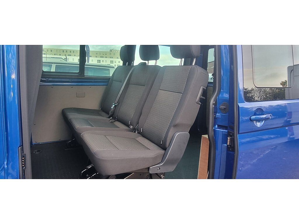 Volkswagen Transporter T30 Kombi Highline SWB 150 PS 2.0 TDI 7sp DSG