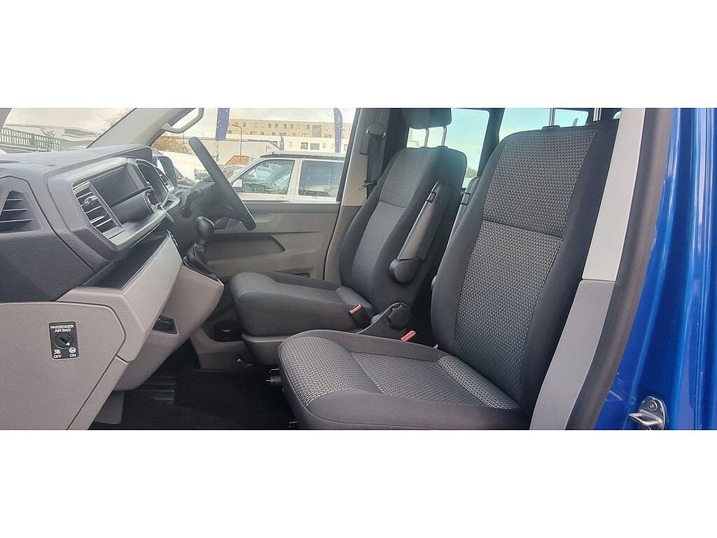 Volkswagen Transporter T30 Kombi Highline SWB 150 PS 2.0 TDI 7sp DSG