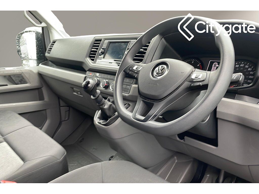 Volkswagen Crafter CR35 Panel van Trendline MWB 140 PS 2.0 TDI 6sp Manual FWD
