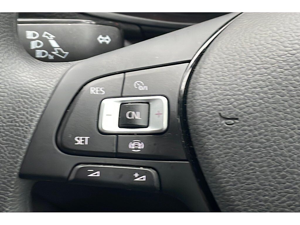 Volkswagen Crafter CR35 Panel van Trendline MWB 140 PS 2.0 TDI 6sp Manual FWD