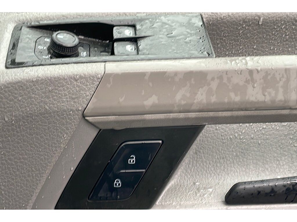 Volkswagen Crafter CR35 Panel van Trendline MWB 140 PS 2.0 TDI 6sp Manual FWD