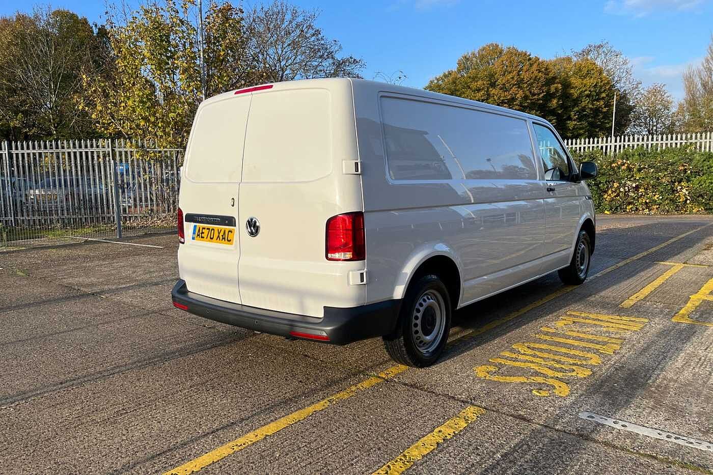 Volkswagen Transporter 2.0TDI 110ps T28 Startline BMT LWB PV (AIR CON)