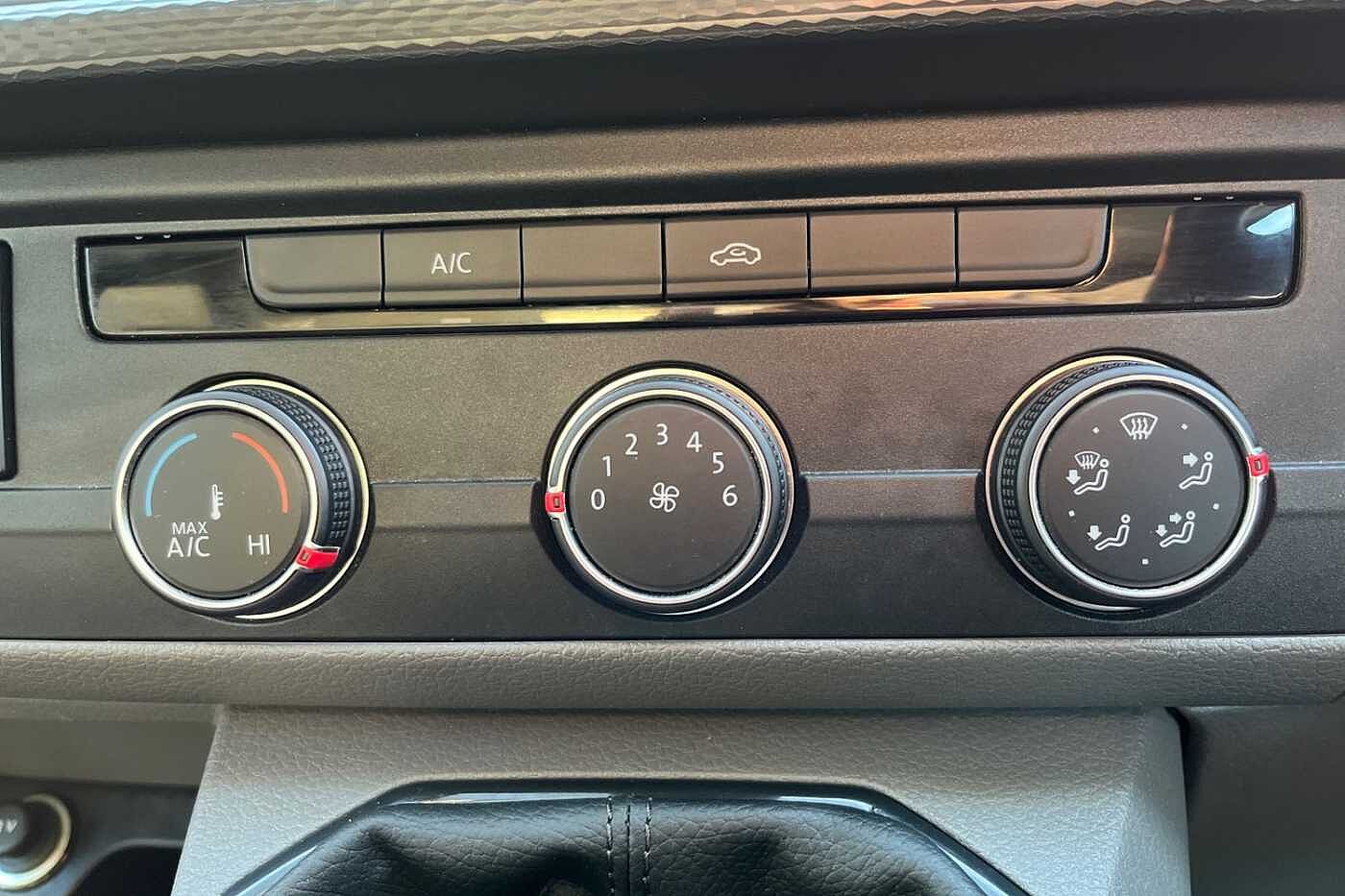 Volkswagen Transporter 2.0TDI 110ps T28 Startline BMT LWB PV (AIR CON)