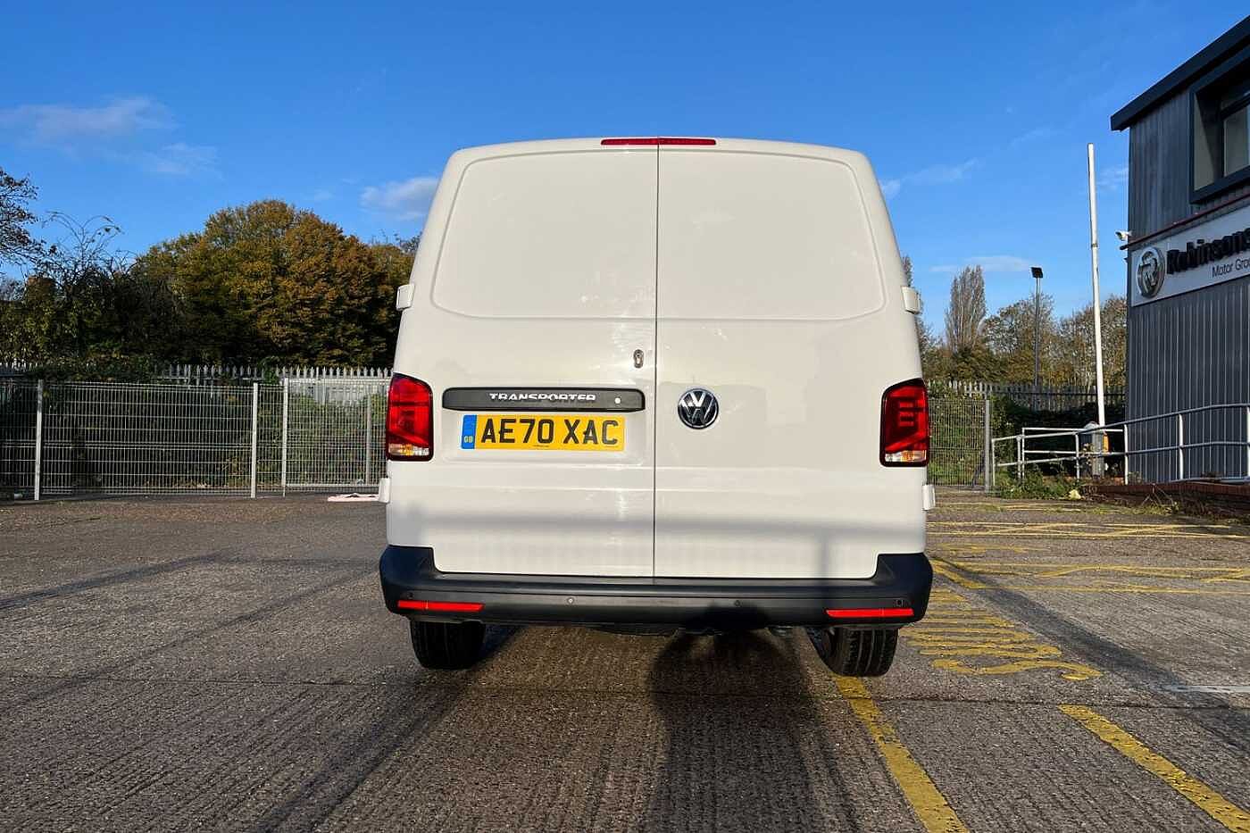 Volkswagen Transporter 2.0TDI 110ps T28 Startline BMT LWB PV (AIR CON)