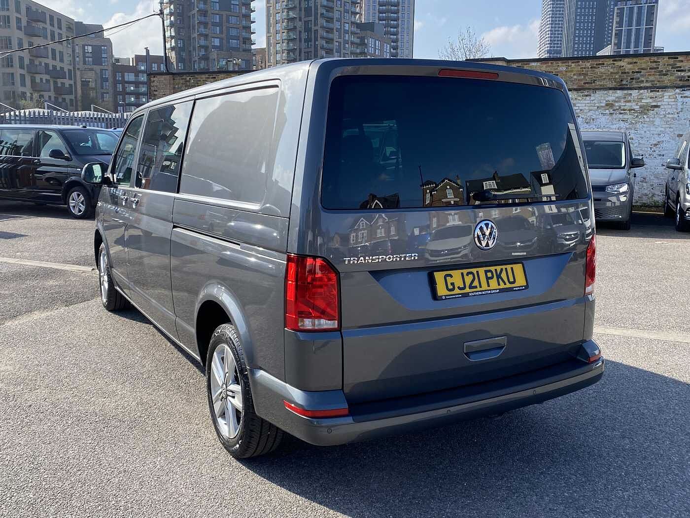 Volkswagen Transporter 2.0TDI 150ps T32 Highline BMT LWB kombi