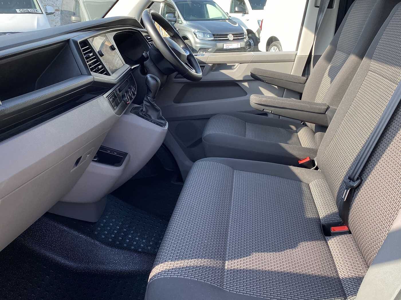 Volkswagen Transporter 2.0TDI 150ps T32 Highline BMT LWB kombi