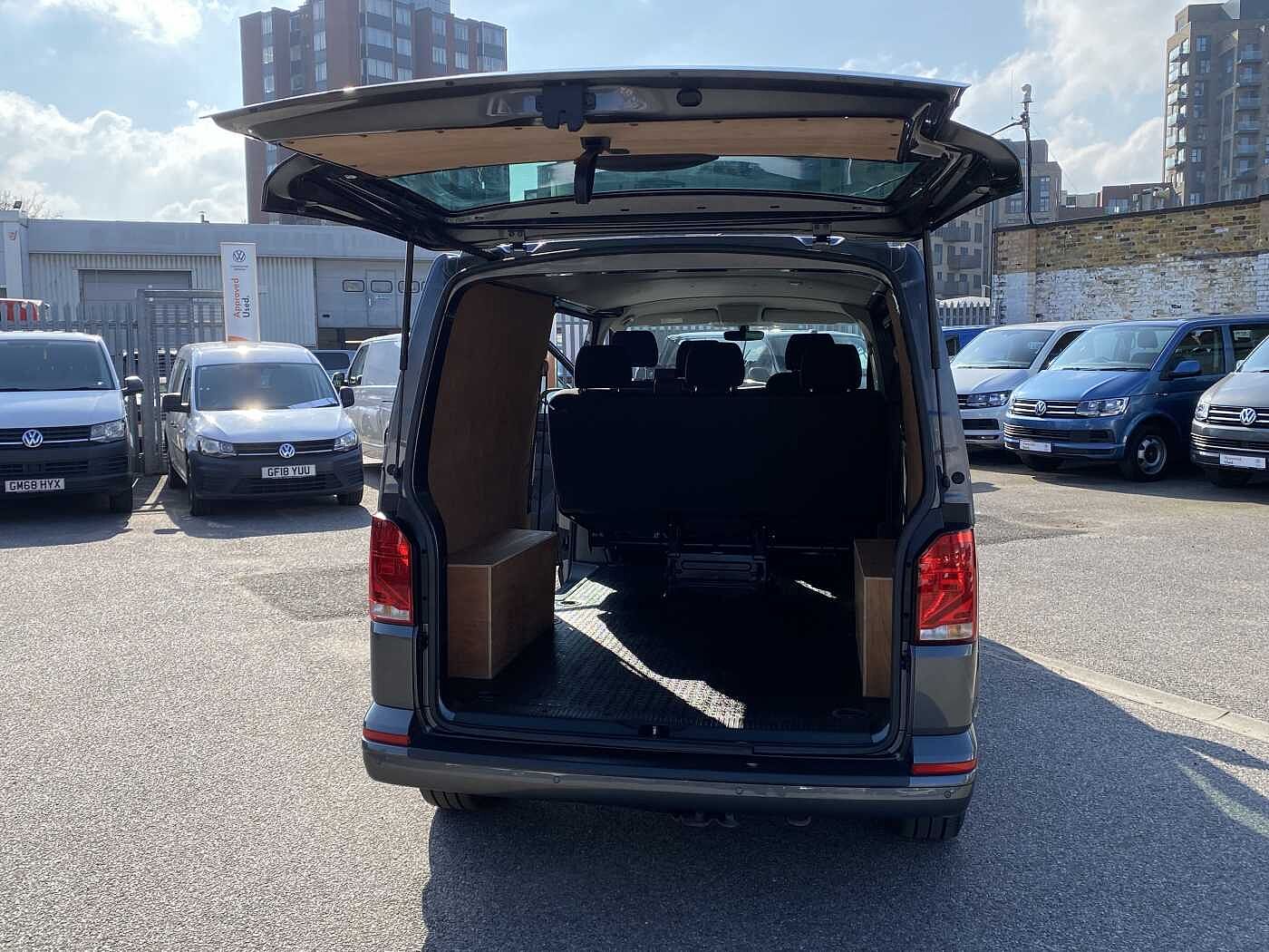 Volkswagen Transporter 2.0TDI 150ps T32 Highline BMT LWB kombi
