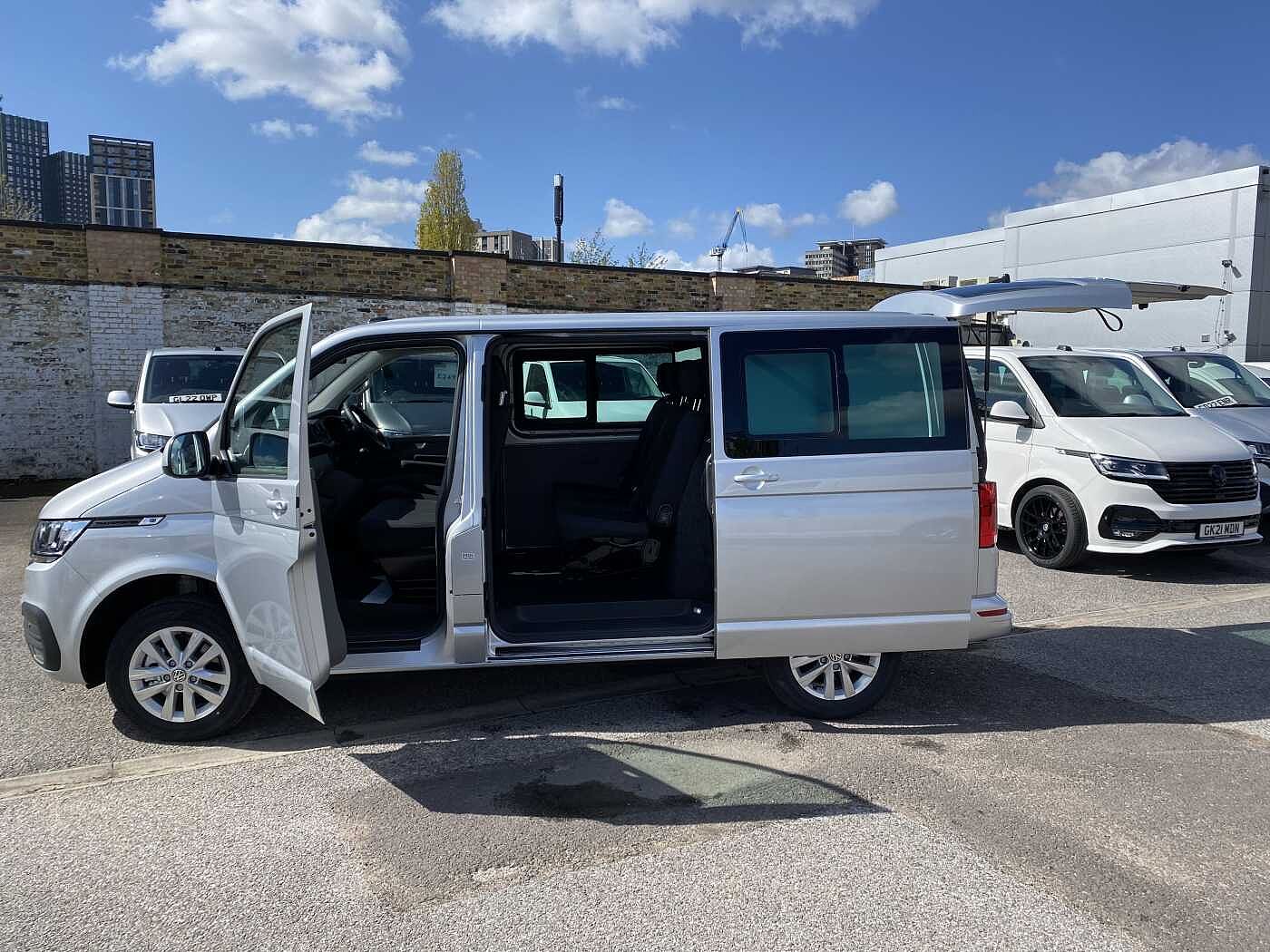 Volkswagen Transporter T30 Swb Diesel 2.0 TDI 110 Highline Kombi Van