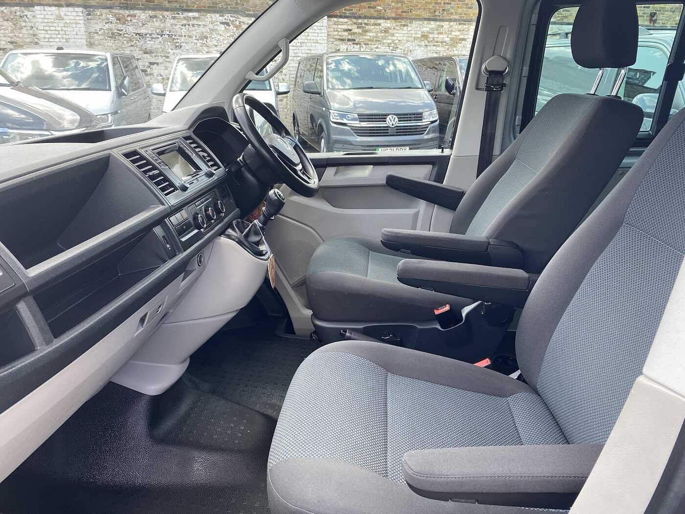 Volkswagen Transporter Kombi 2.0TDI 102PS EU6 T30 HL BMT SWB