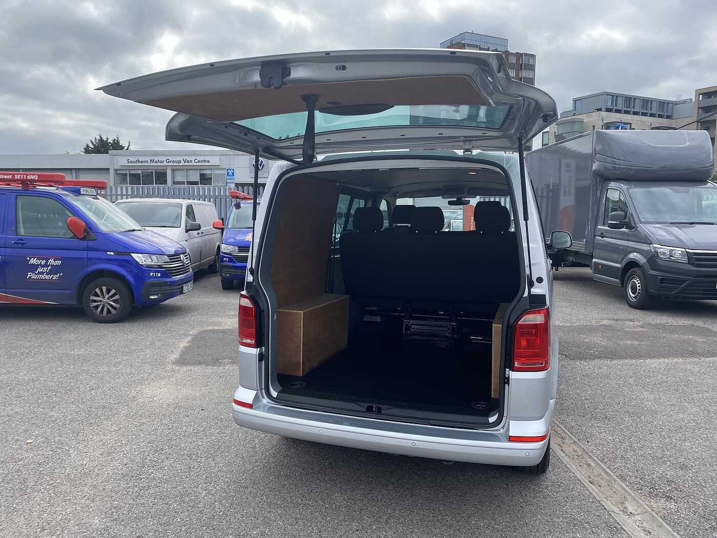 Volkswagen Transporter Kombi 2.0TDI 102PS EU6 T30 HL BMT SWB