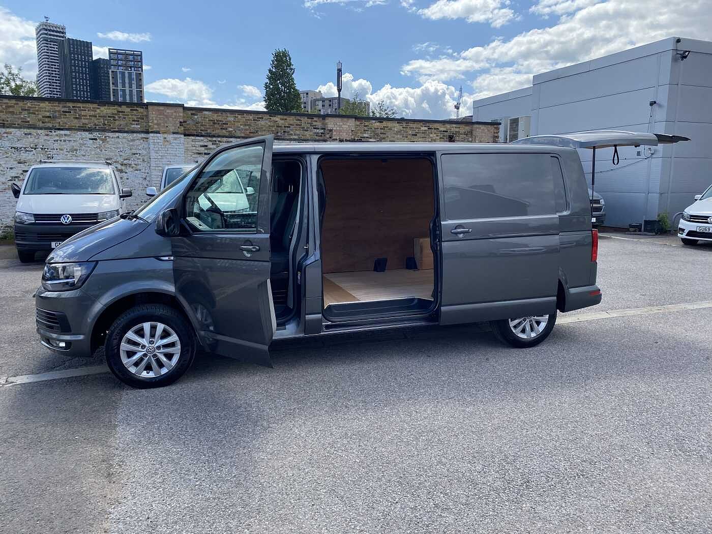 Volkswagen Transporter 2.0TDI (150PS)Eu6 T30 Highline LWB PV
