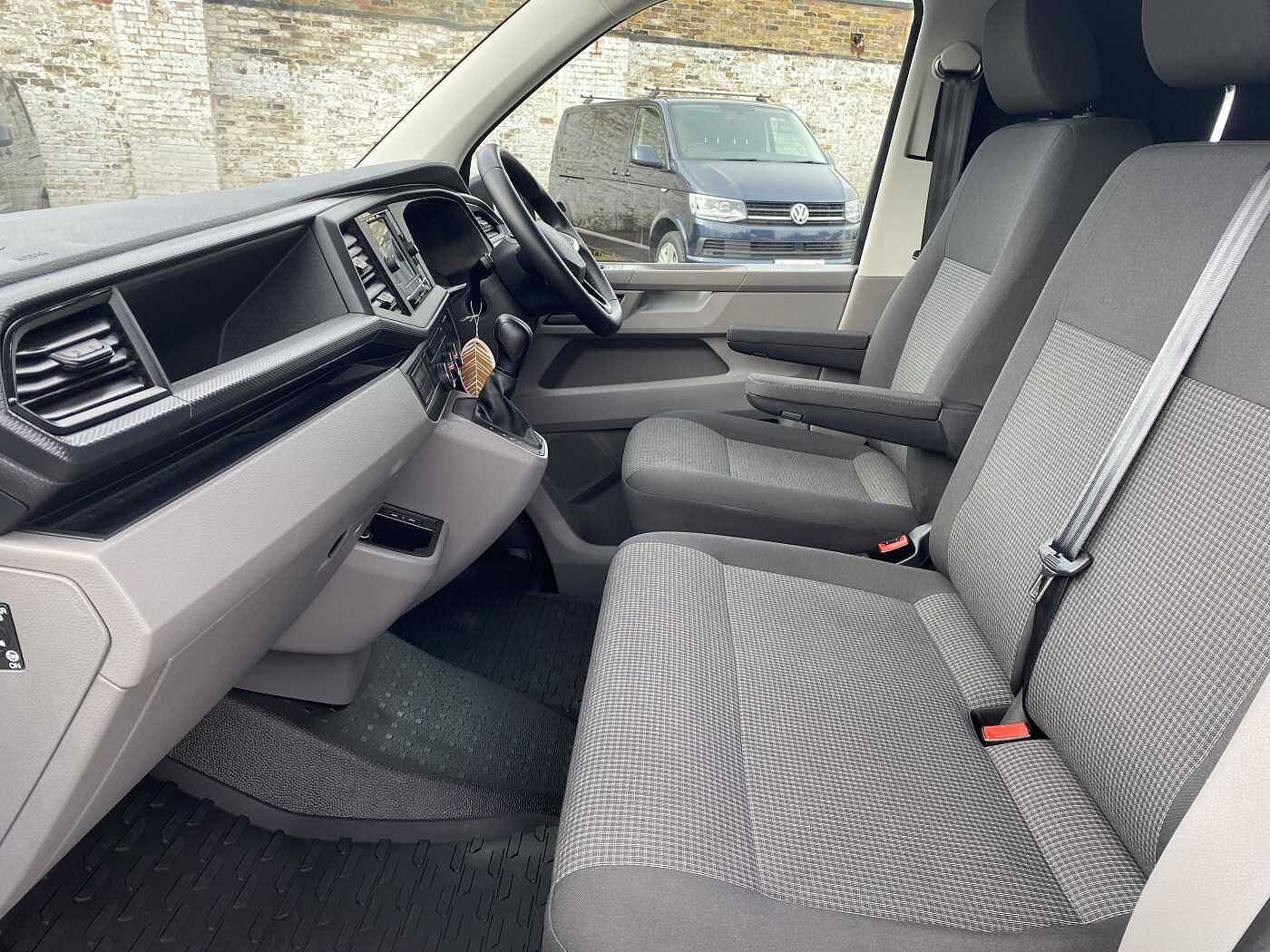 Volkswagen Transporter PV 2.0TDI 150Eu6 T30StartlineBusBMTSWB