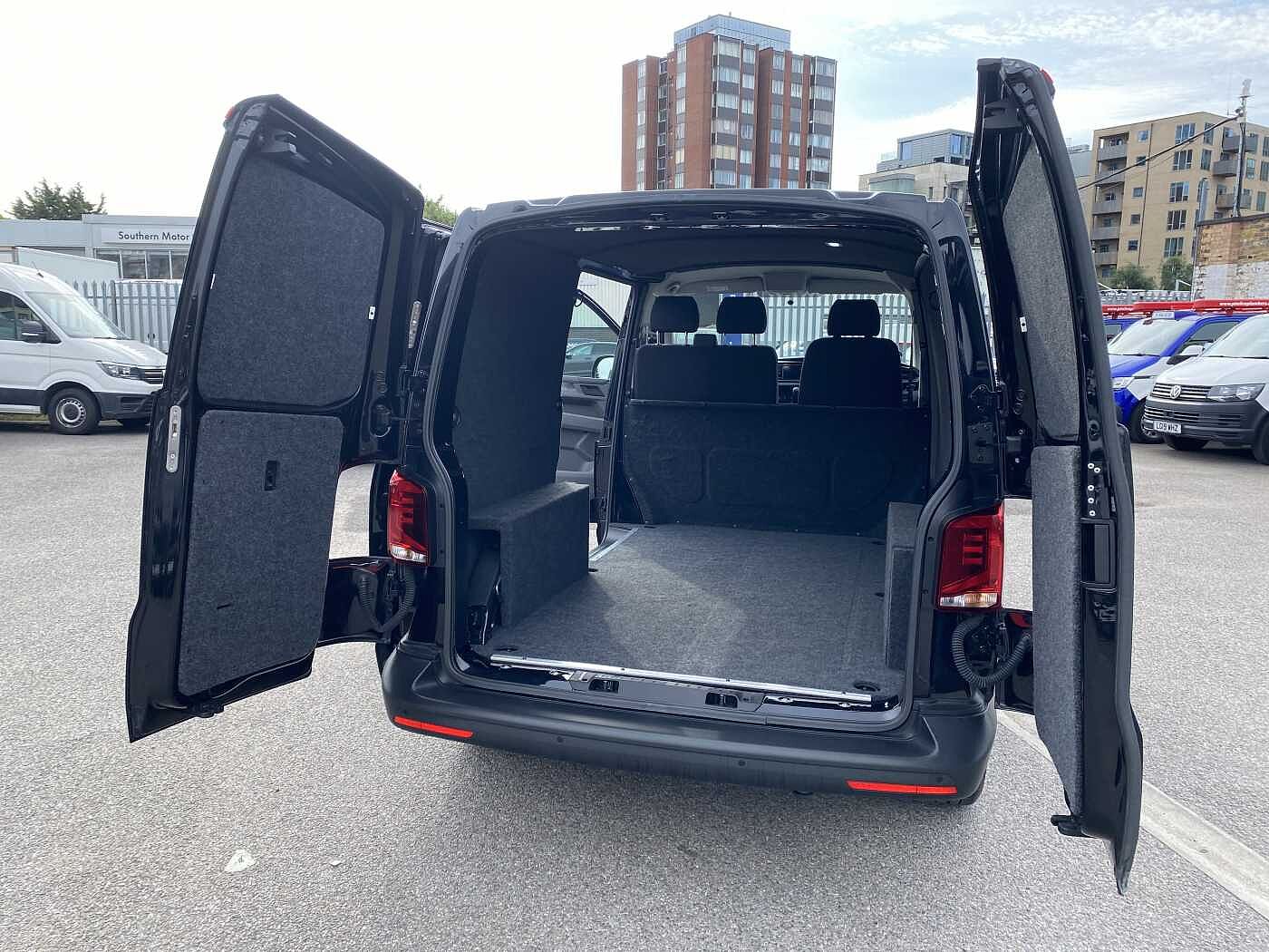 Volkswagen Transporter PV 2.0TDI 150Eu6 T30StartlineBusBMTSWB