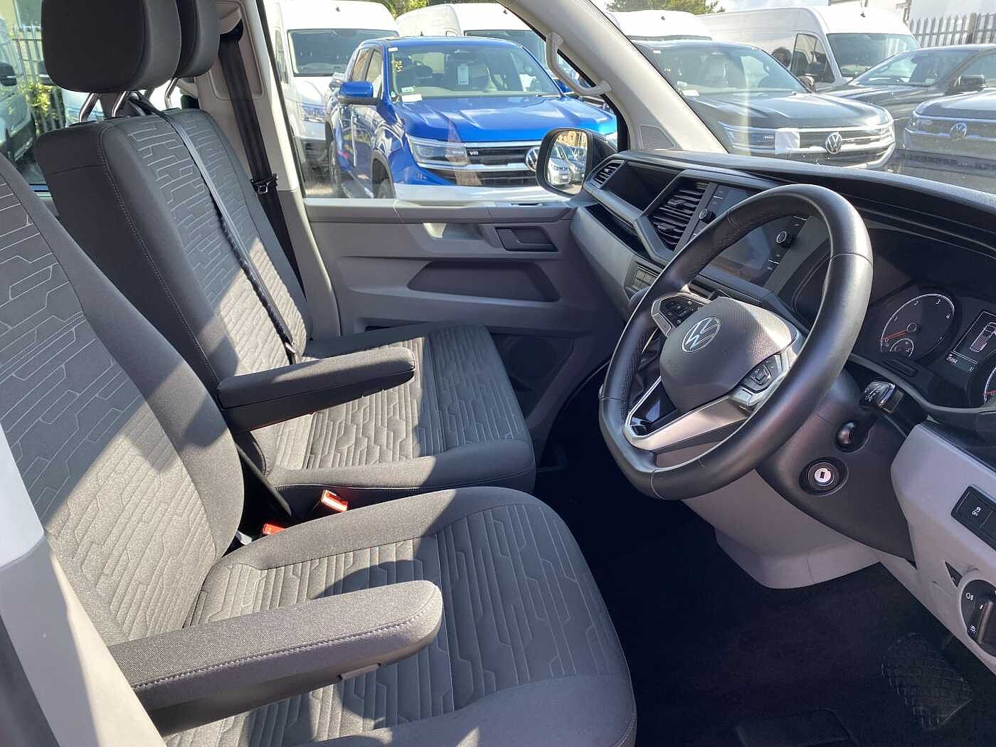 Volkswagen Transporter Shuttle T32 SE LWB 2.0TDI 150PS DSG