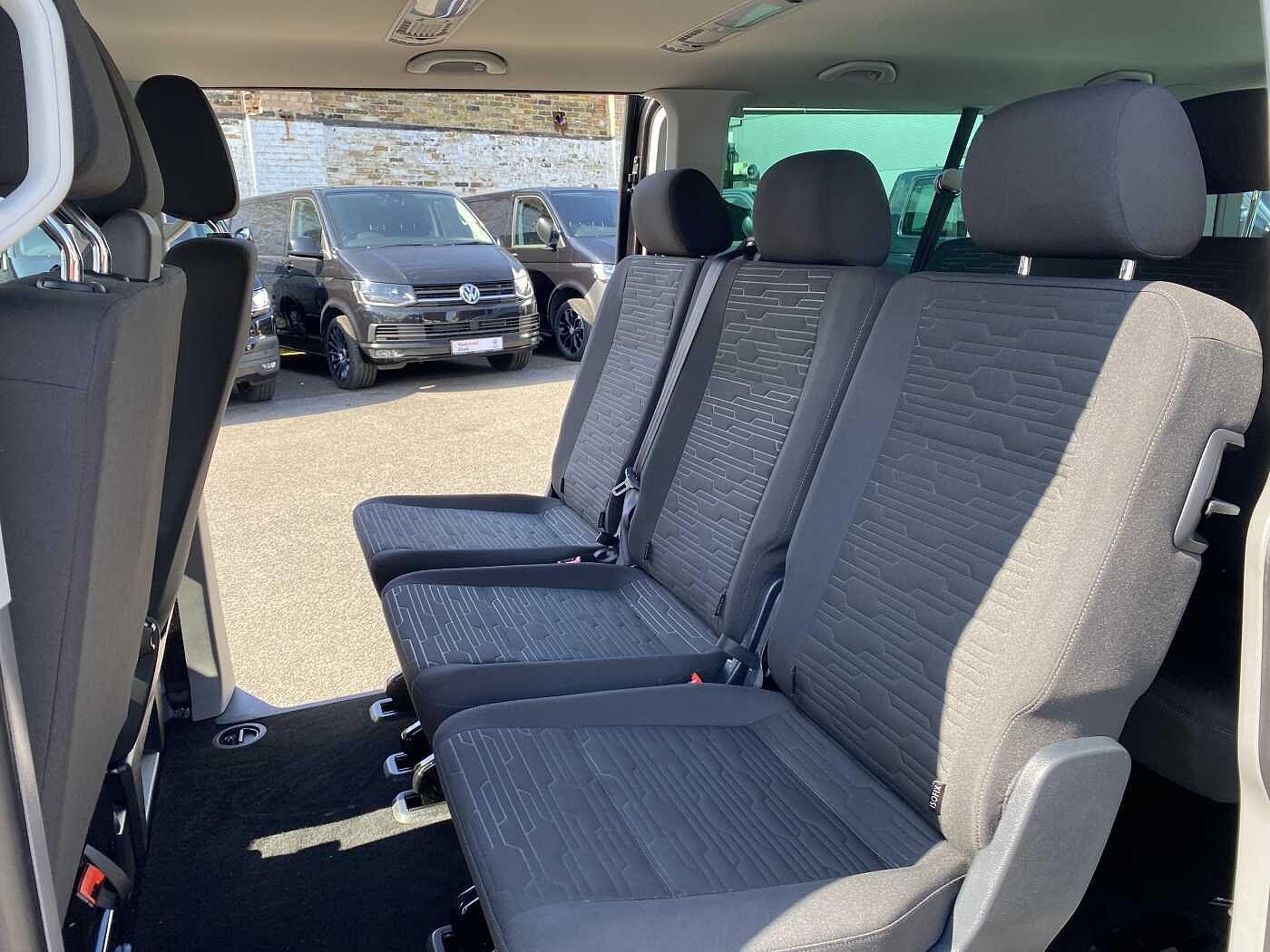 Volkswagen Transporter Shuttle T32 SE LWB 2.0TDI 150PS DSG