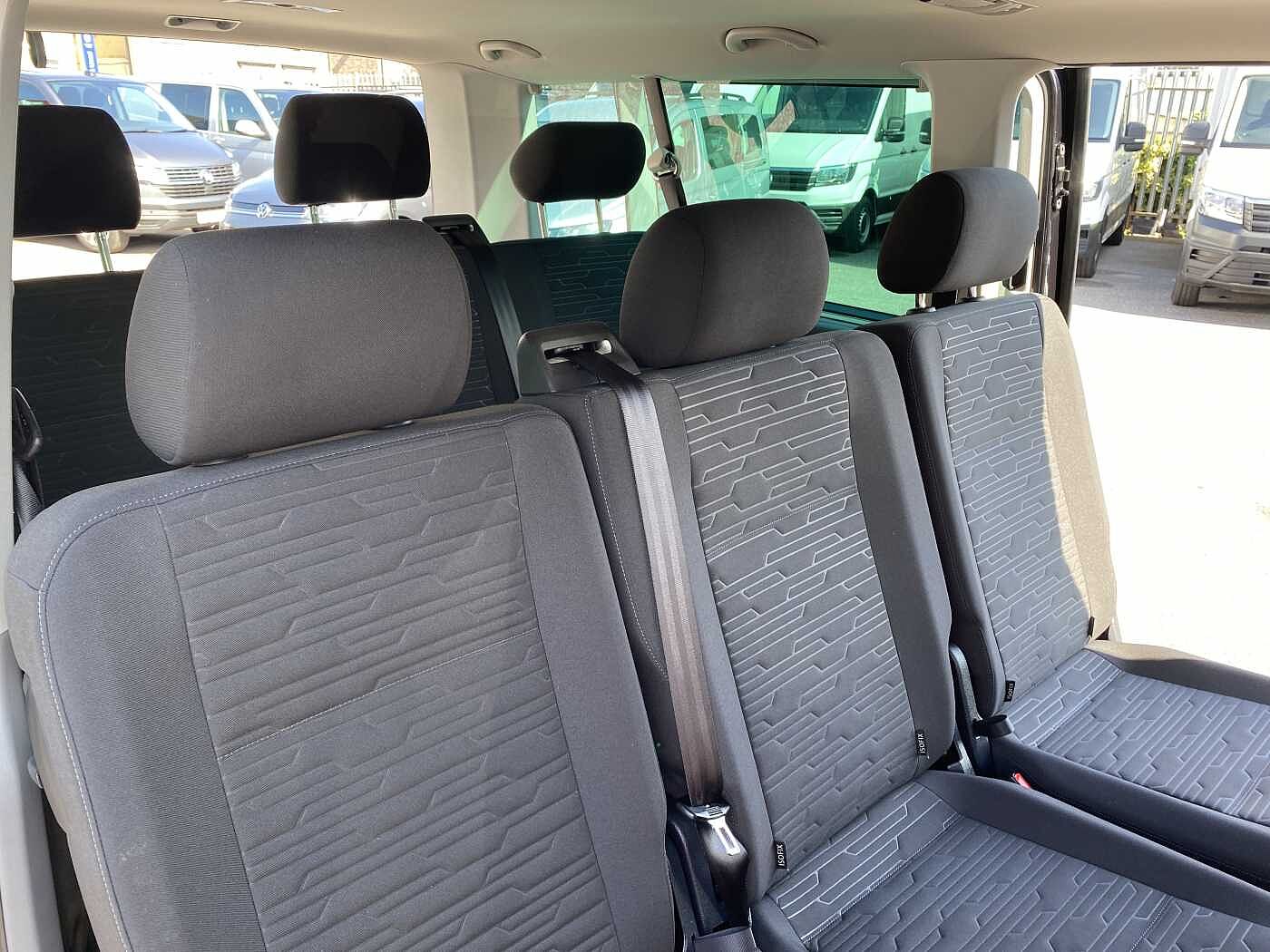 Volkswagen Transporter Shuttle T32 SE LWB 2.0TDI 150PS DSG