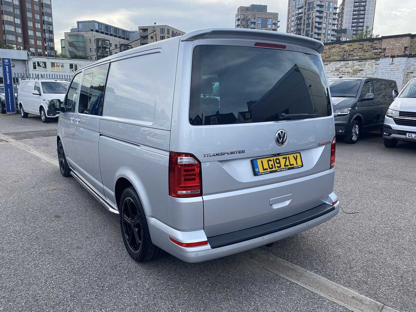 Volkswagen Transporter T32 Lwb Diesel 2.0 BiTDI BMT 204 Sportline Kombi Van DSG