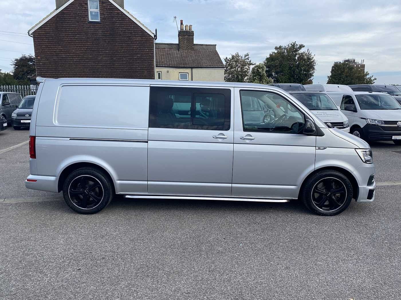 Volkswagen Transporter T32 Lwb Diesel 2.0 BiTDI BMT 204 Sportline Kombi Van DSG