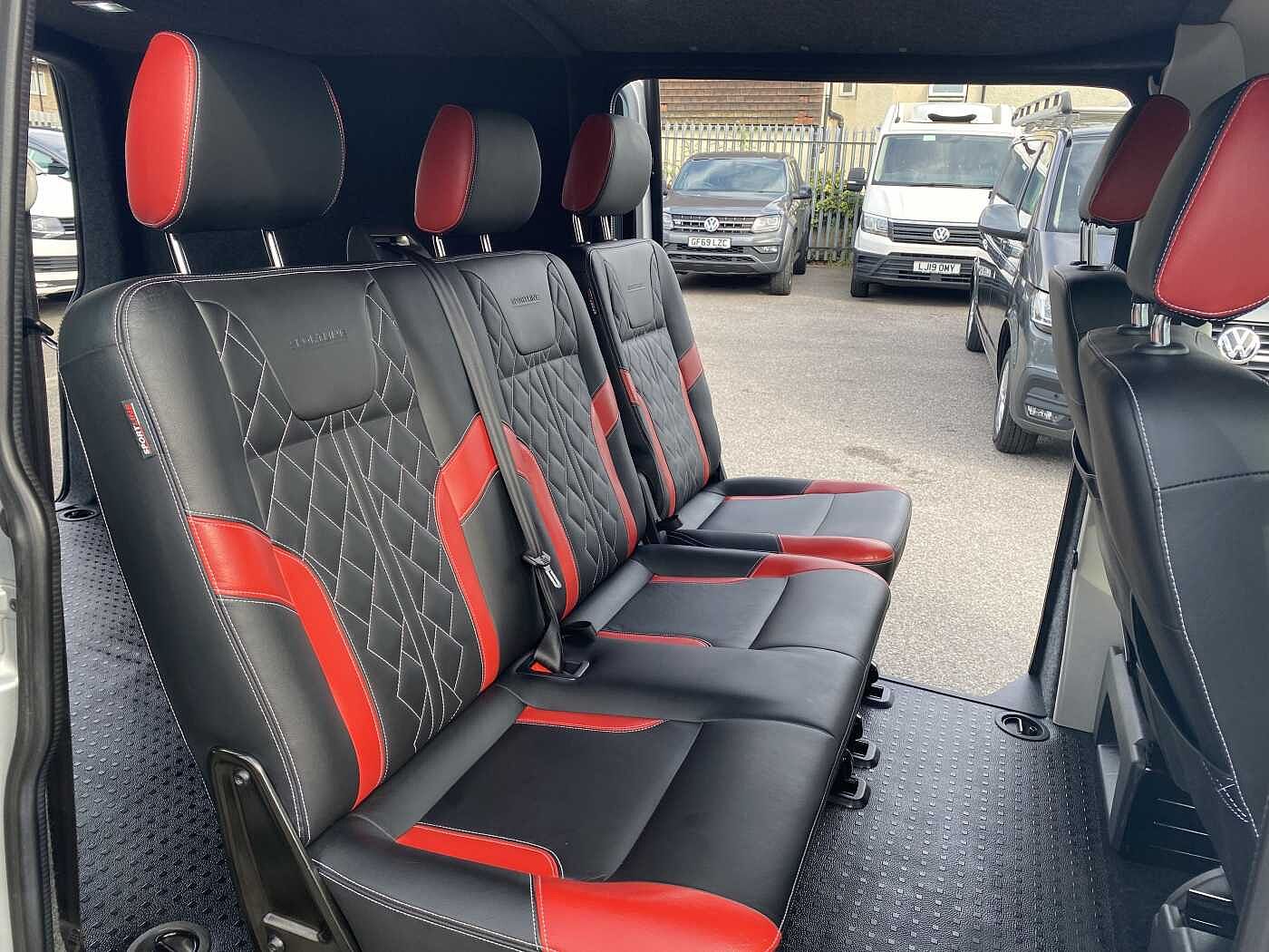 Volkswagen Transporter T32 Lwb Diesel 2.0 BiTDI BMT 204 Sportline Kombi Van DSG