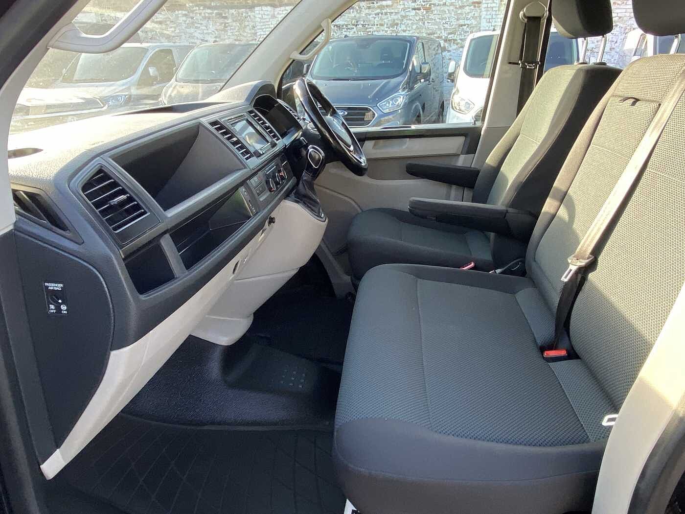 Volkswagen Transporter Kombi 2.0BiTDI 204PS T32 HLBMT LWB DSG