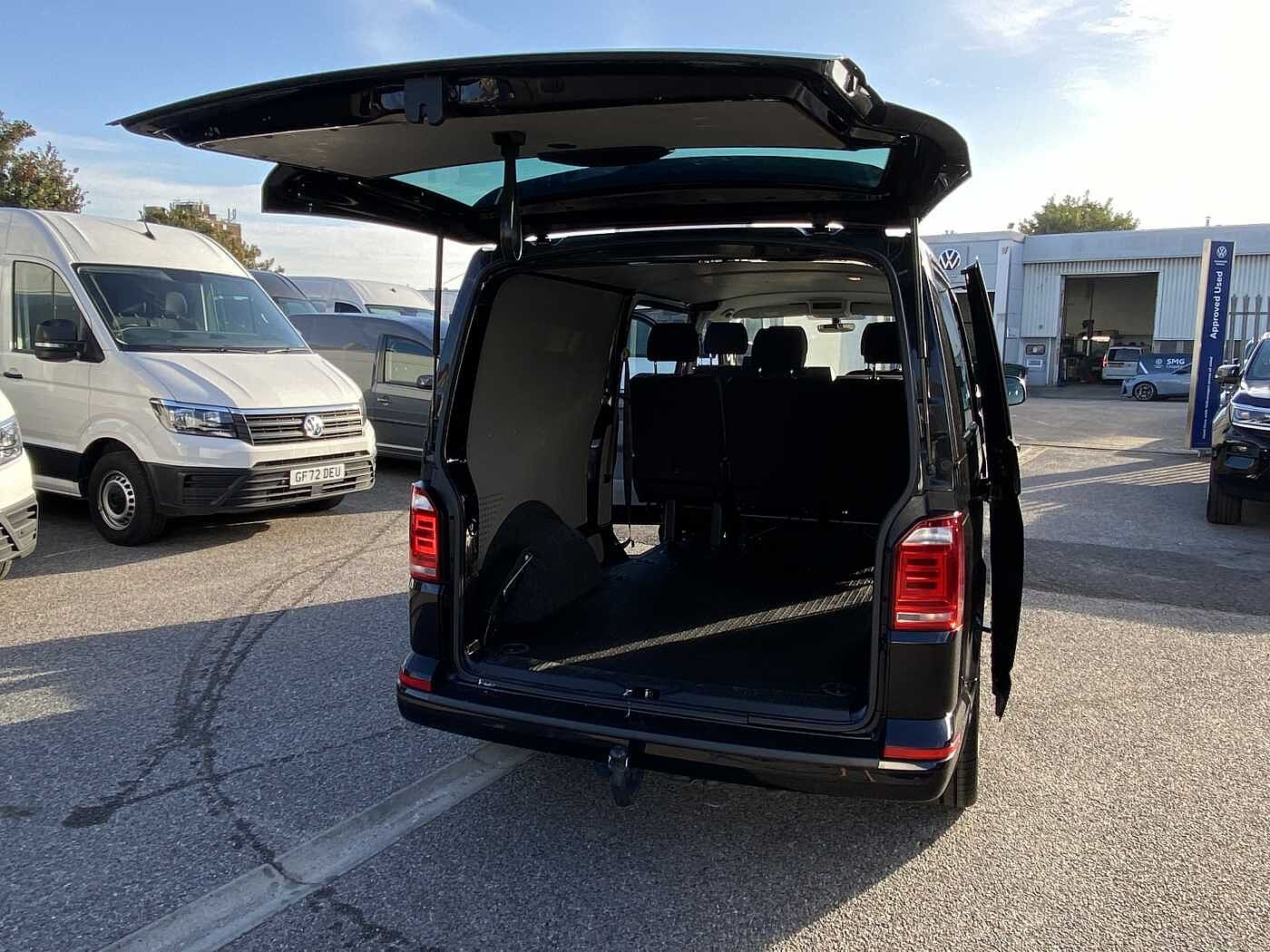 Volkswagen Transporter Kombi 2.0BiTDI 204PS T32 HLBMT LWB DSG