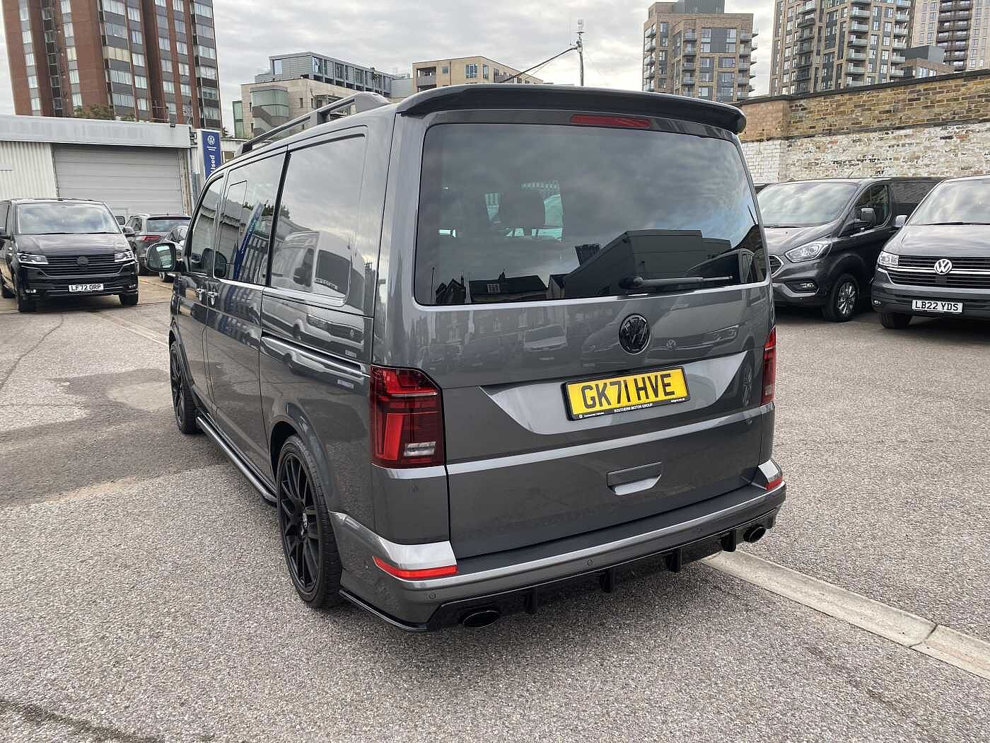 Volkswagen Transporter Kombi 2.0TDI 204PS T32 Highline SWB 4 motion