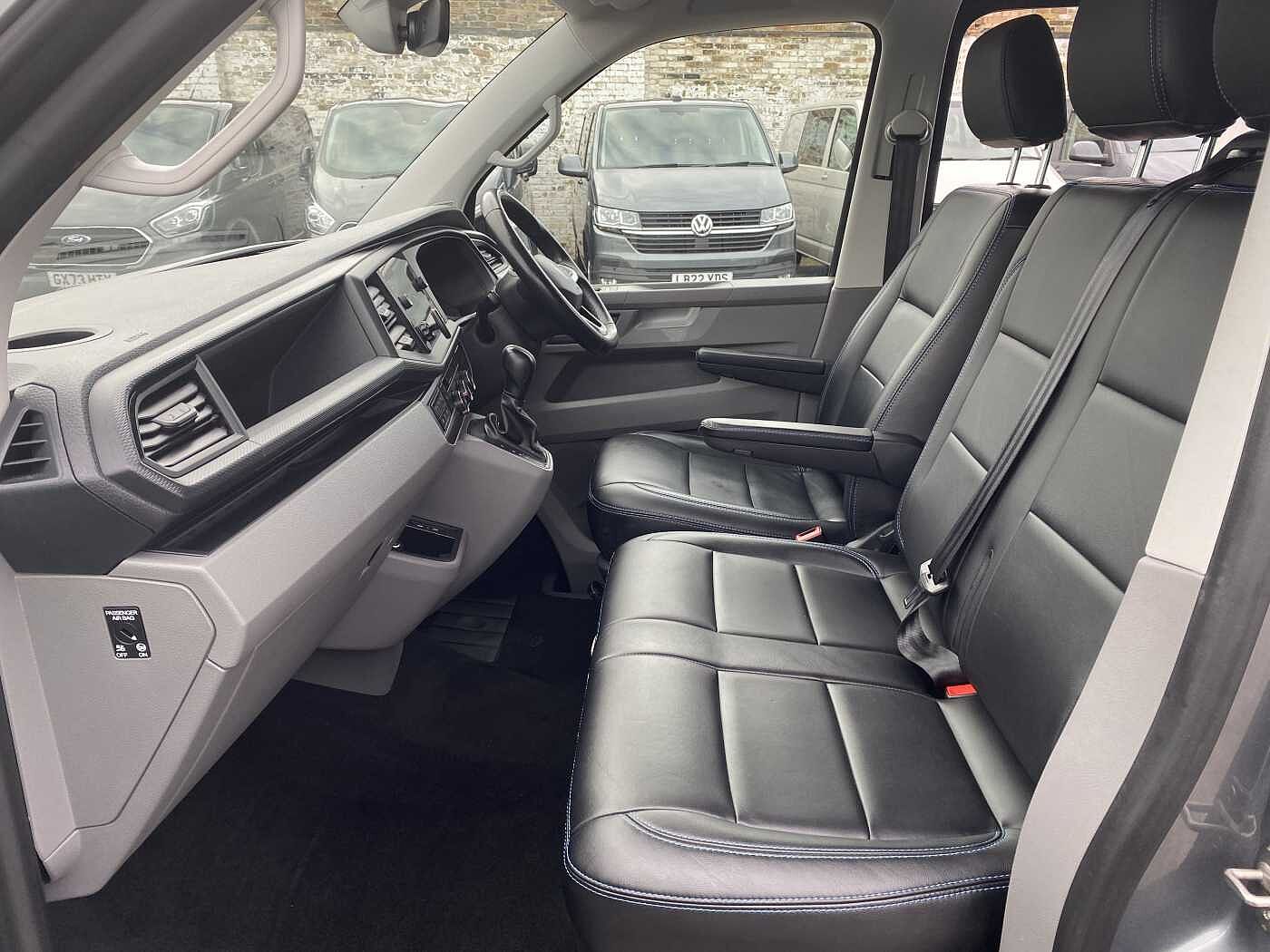 Volkswagen Transporter Kombi 2.0TDI 204PS T32 Highline SWB 4 motion