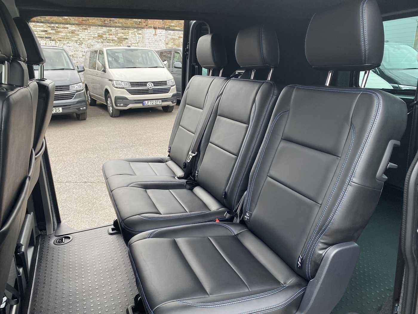 Volkswagen Transporter Kombi 2.0TDI 204PS T32 Highline SWB 4 motion