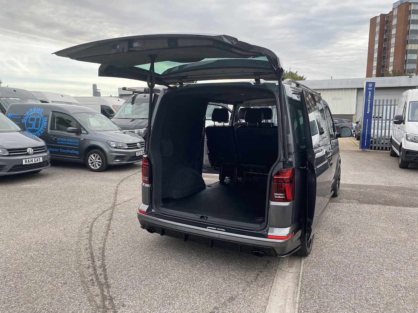 Volkswagen Transporter Kombi 2.0TDI 204PS T32 Highline SWB 4 motion