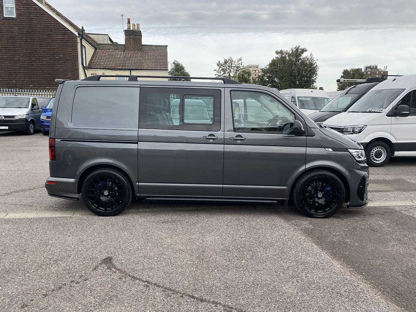 Volkswagen Transporter Kombi 2.0TDI 204PS T32 Highline SWB 4 motion