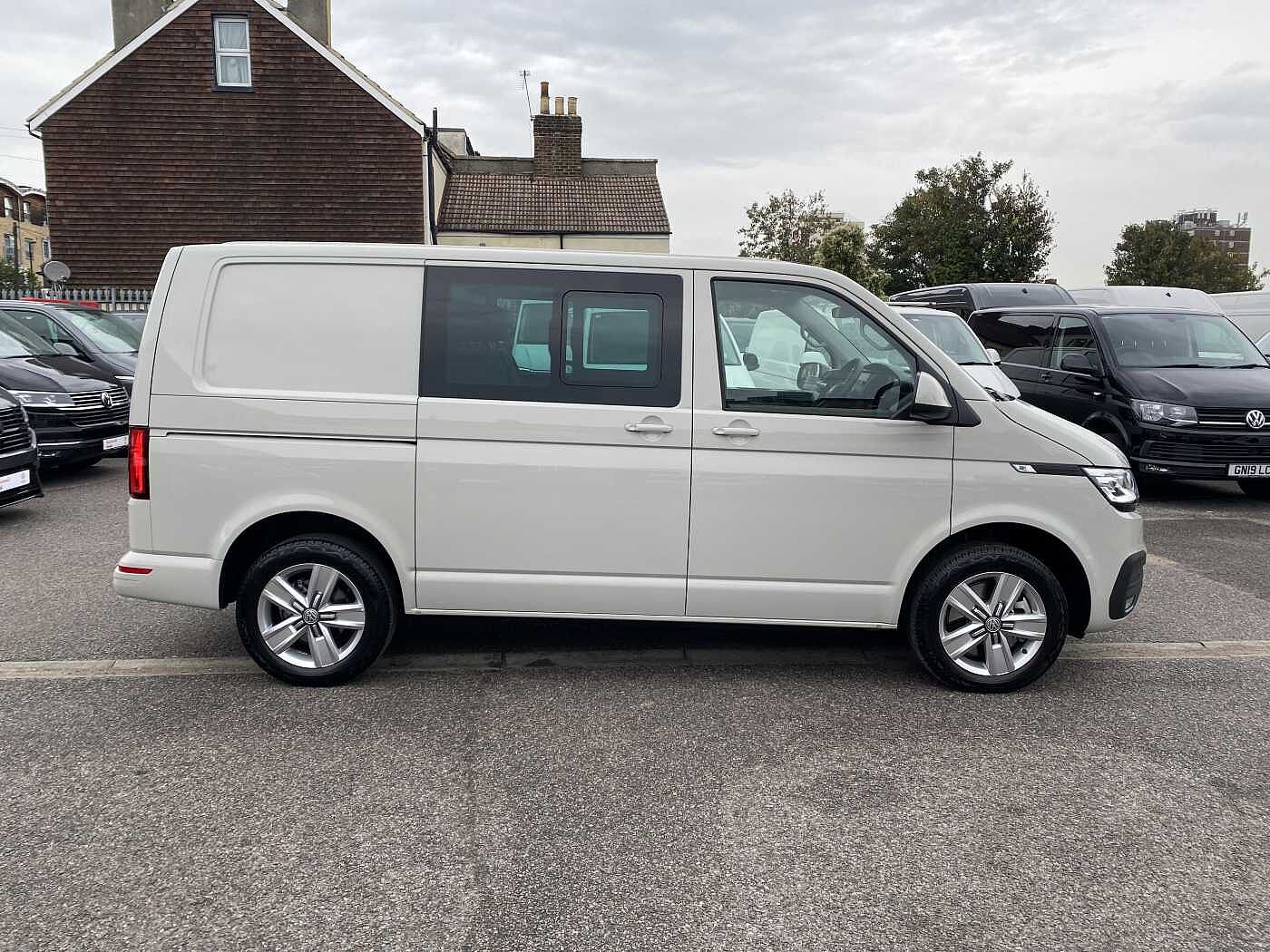 Volkswagen Transporter 2.0TDI 204ps T32 Highline BMT SWB PV D