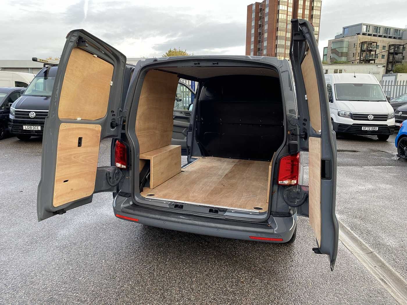 Volkswagen Transporter 2.0TDI 150ps T28 Highline BMT SWB PV D