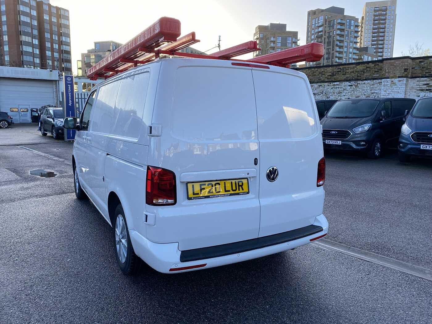 Volkswagen Transporter 2.0TDI 110ps T28 Highline BMT SWB PV