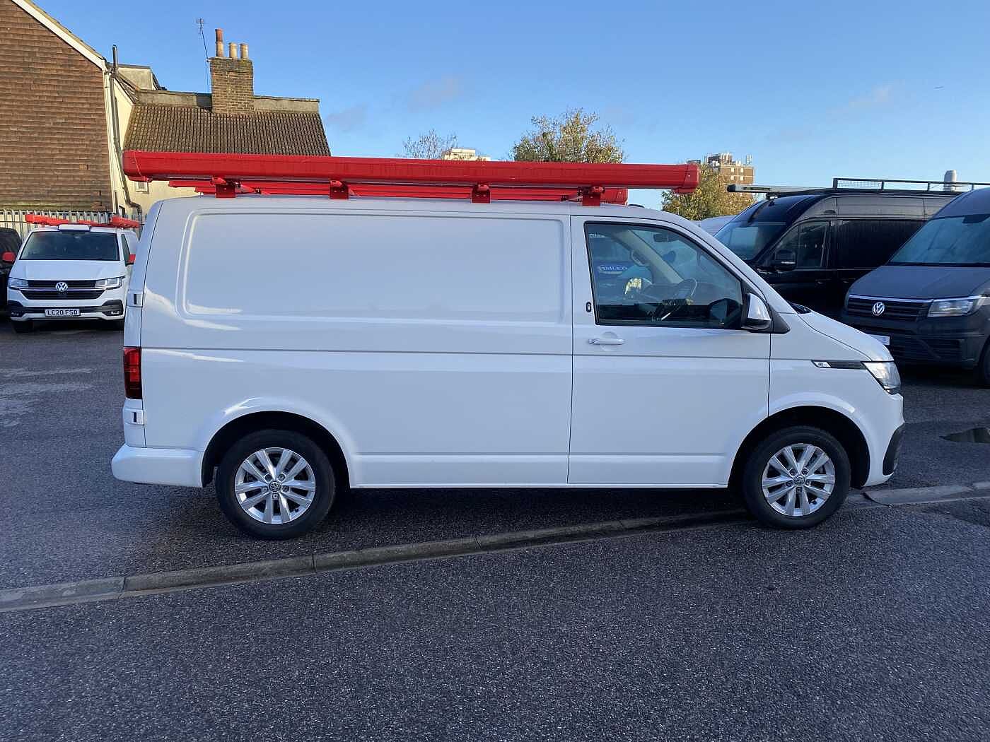 Volkswagen Transporter 2.0TDI 110ps T28 Highline BMT SWB PV