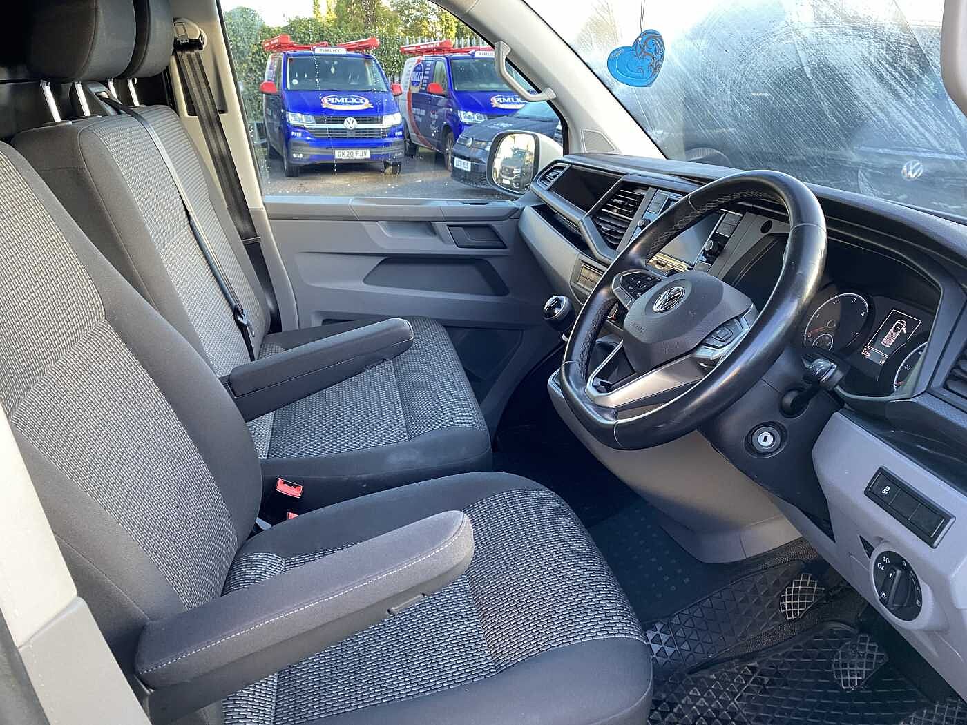 Volkswagen Transporter 2.0TDI 110ps T28 Highline BMT SWB PV