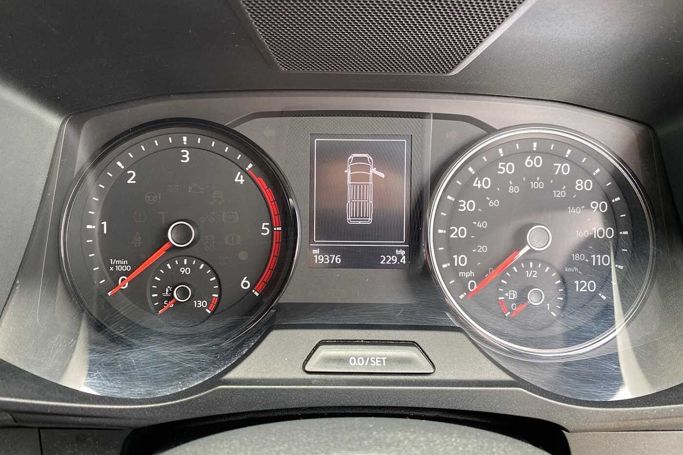 Volkswagen Crafter 2.0TDI 140PS Eu6 CR35 LWB Trendline Business Pack