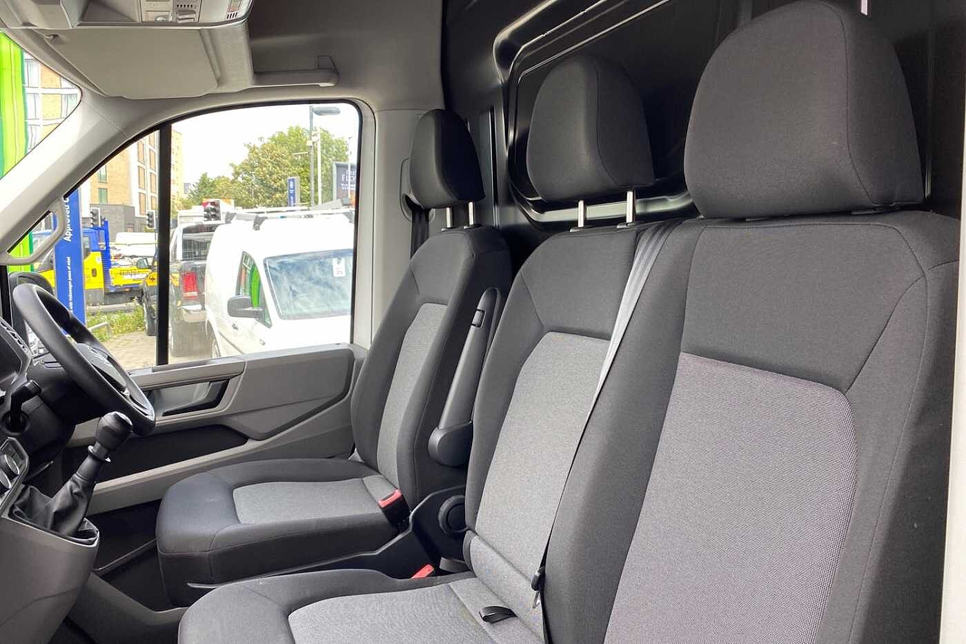 Volkswagen Crafter 2.0TDI 140PS Eu6 CR35 LWB Trendline Business Pack