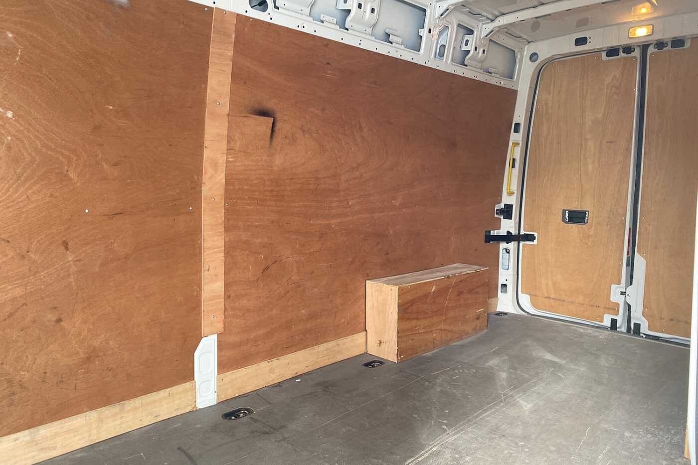 Volkswagen Crafter 2.0TDI 140PS Eu6 CR35 LWB Trendline Business Pack