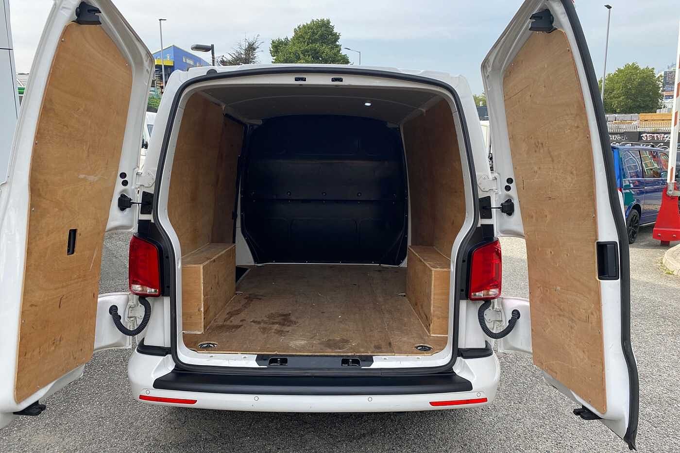 Volkswagen Transporter 2.0TDI 150PS Eu6 T30 Highline SWB