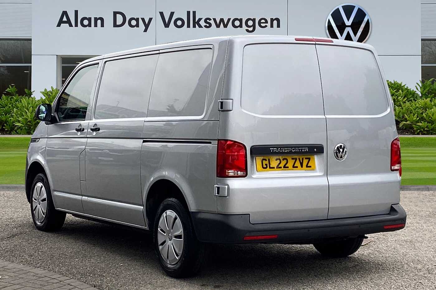 Volkswagen Transporter 2.0TDI 110ps T28 Startline BMT SWB Business Pack