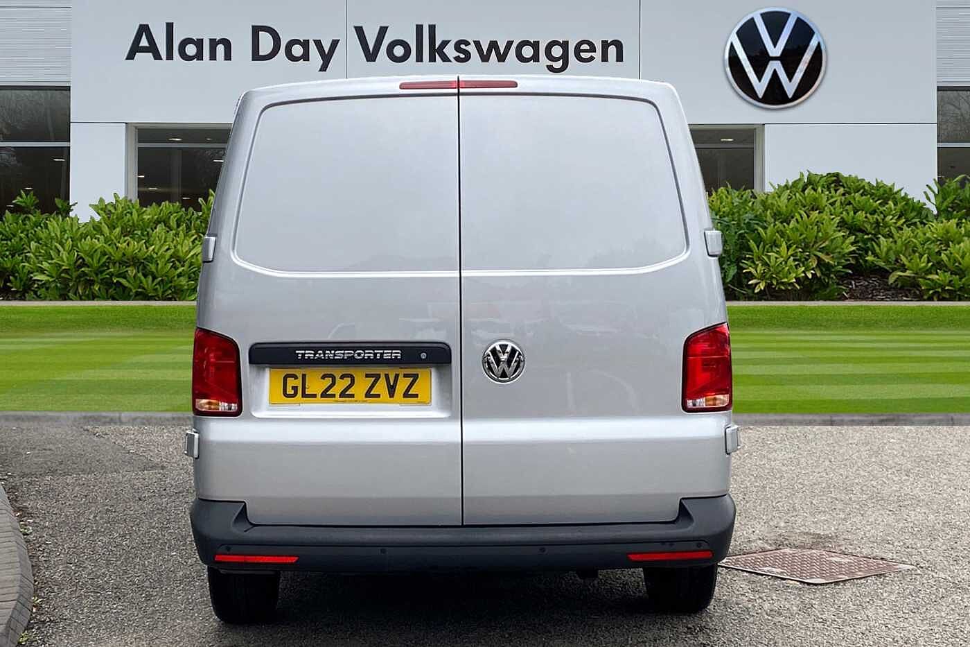 Volkswagen Transporter 2.0TDI 110ps T28 Startline BMT SWB Business Pack