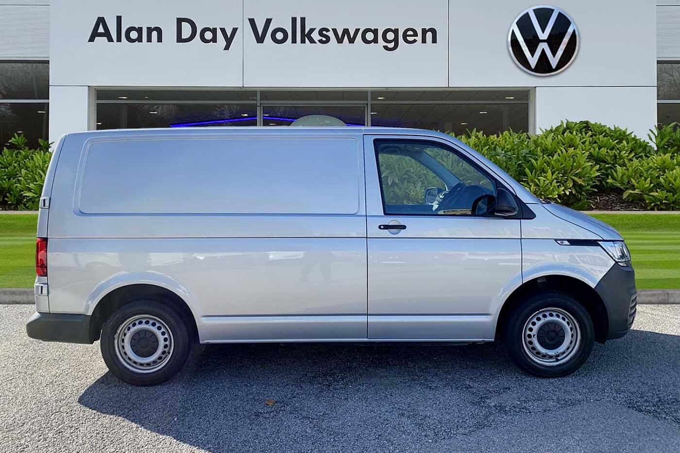 Volkswagen Transporter 2.0TDI 110ps T28 Startline BMT SWB Business Pack