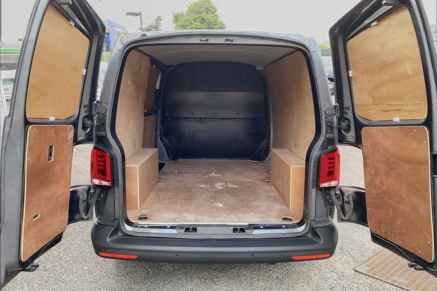 Volkswagen Transporter 2.0TDI 110ps T28 Startline BMT SWB Business Pack