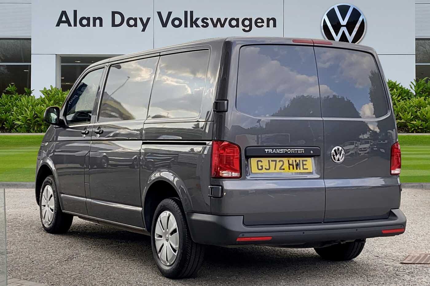 Volkswagen Transporter 2.0TDI 110ps T28 Startline BMT SWB Business Pack