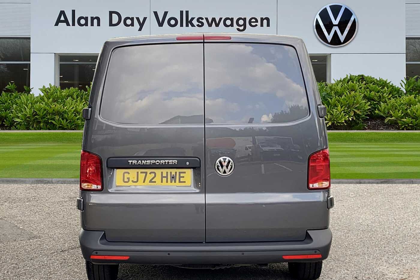 Volkswagen Transporter 2.0TDI 110ps T28 Startline BMT SWB Business Pack