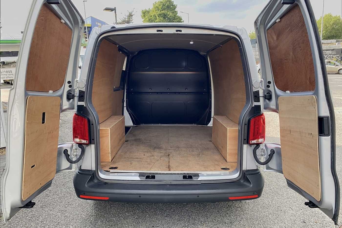 Volkswagen Transporter 2.0TDI 110ps T28 Startline BMT SWB Business Pack