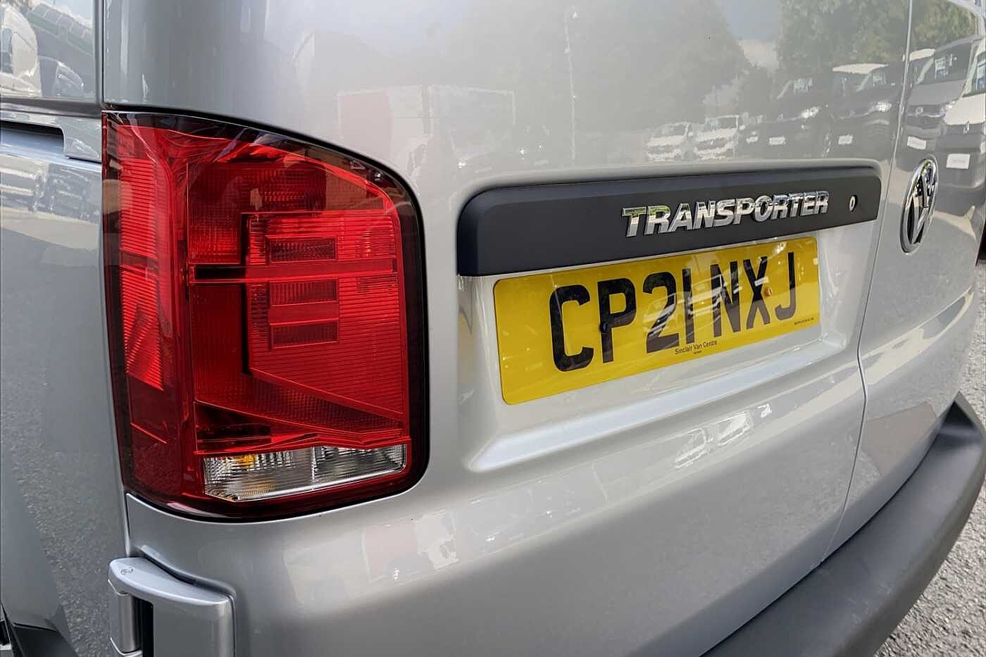 Volkswagen Transporter 2.0TDI 110ps T28 Startline BMT SWB Business Pack