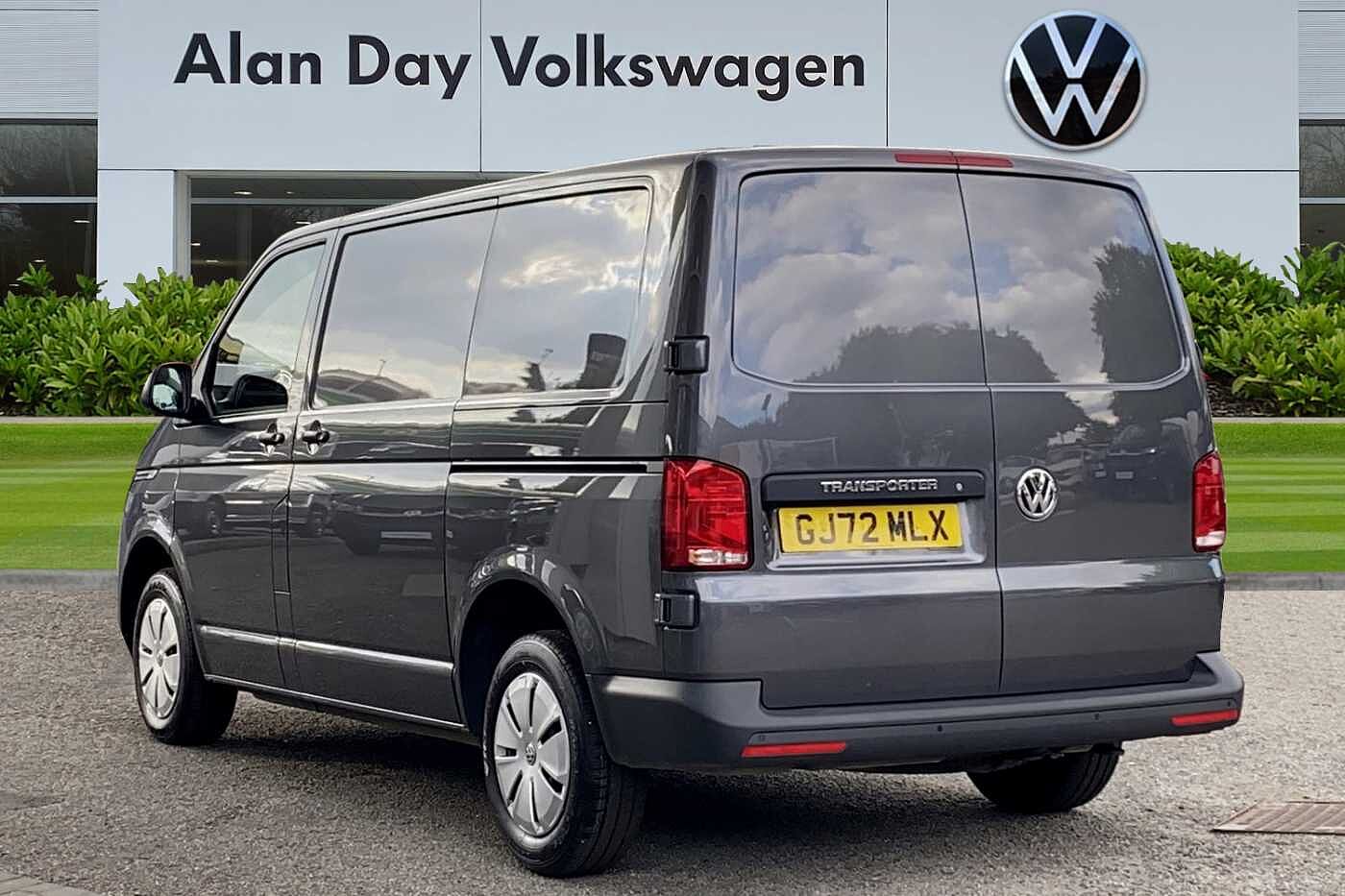 Volkswagen Transporter 2.0TDI 110ps T28 Startline BMT SWB Business Pack