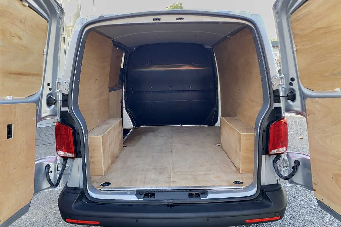 Volkswagen Transporter 2.0TDI 110ps T28 Startline BMT SWB Business Pack