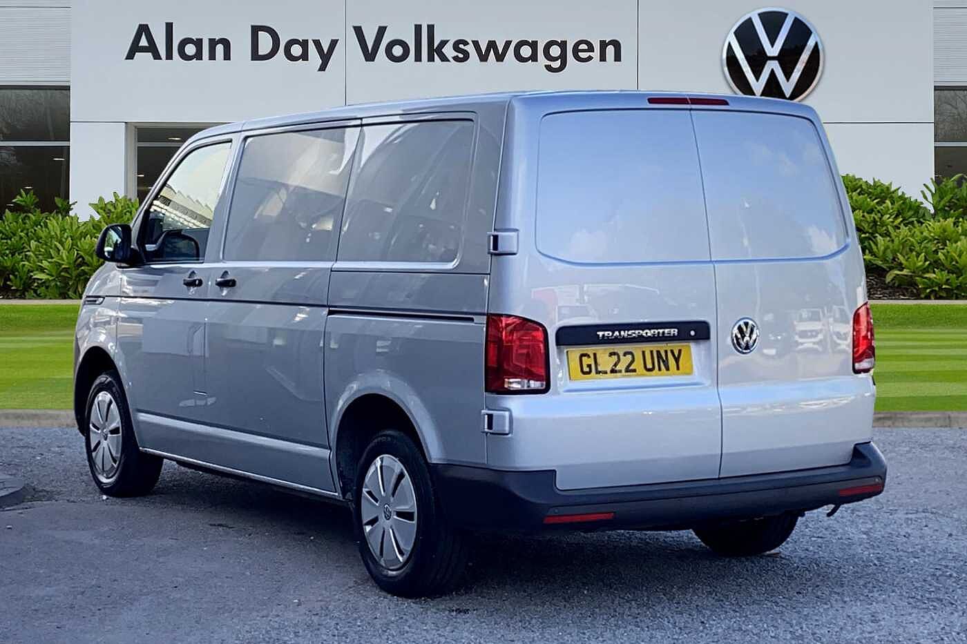 Volkswagen Transporter 2.0TDI 110ps T28 Startline BMT SWB Business Pack